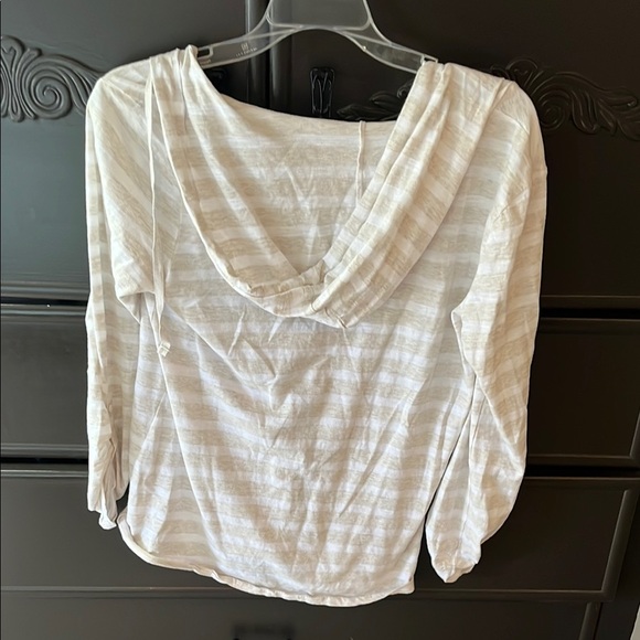 🌷LOFT Women's Cream Striped Top - Picture 2 of 2